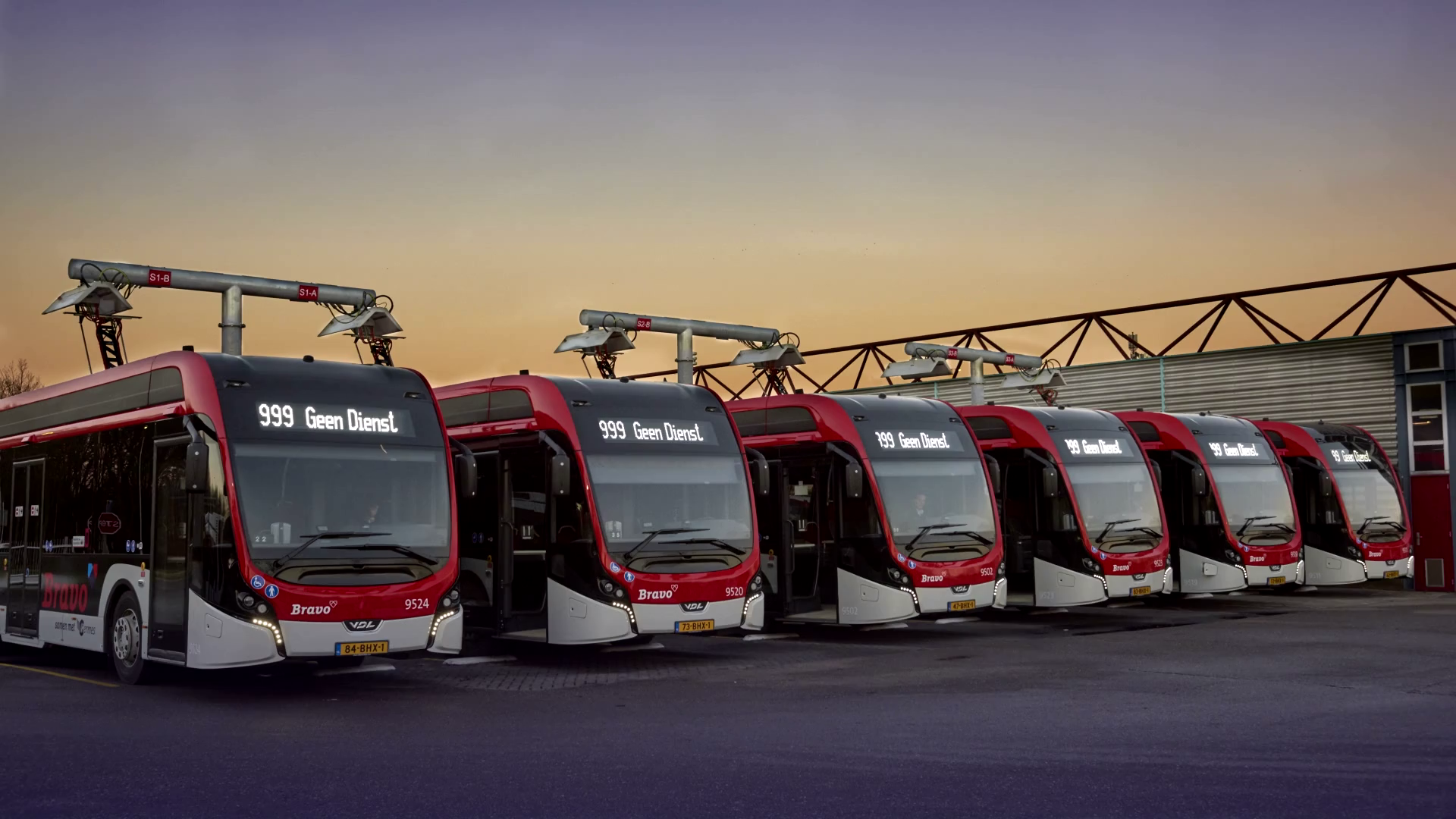 Tweede leven voor batterijen elektrische bussen:  RWE en VDL realiseren nieuw energieopslagsysteem in Moerdijk